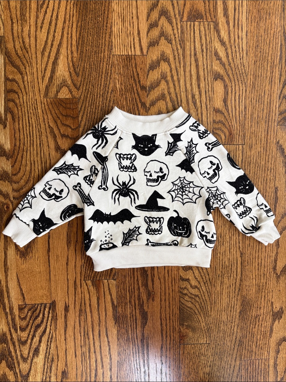 Play by Little Sleepies Midnight Mischief crewneck sweatshirt size 0-3M like new